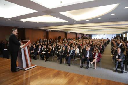 El secretario de Relaciones Exteriores Marcelo Ebrard inaugura la XXXI Reunión de Embajadores y Cónsules en la sede de la Cancillería